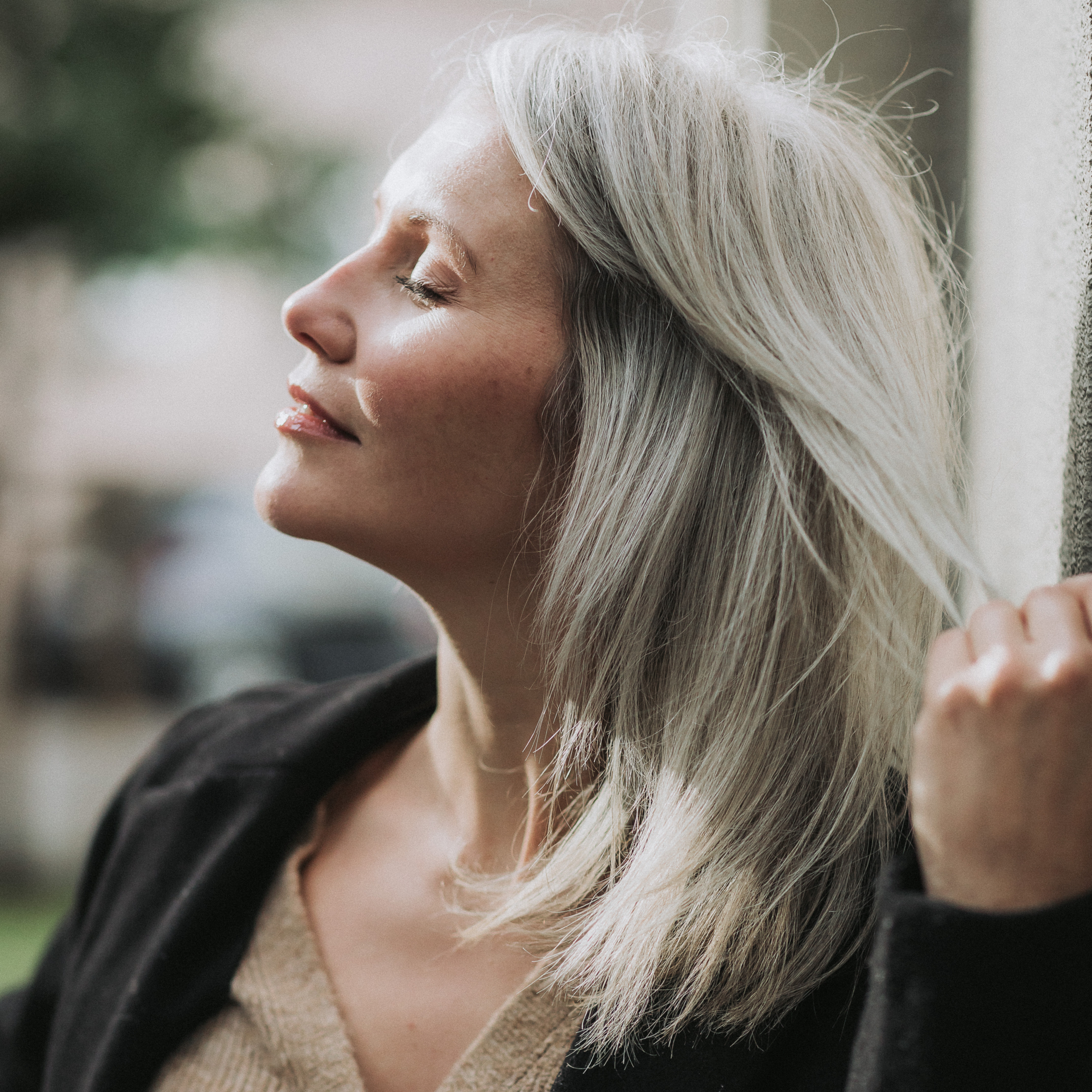 Grey Hair: What to Do with Them and How to Take Care of Them?