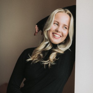 Kvalitatīva blondīne – balināšana + tonis + SPA